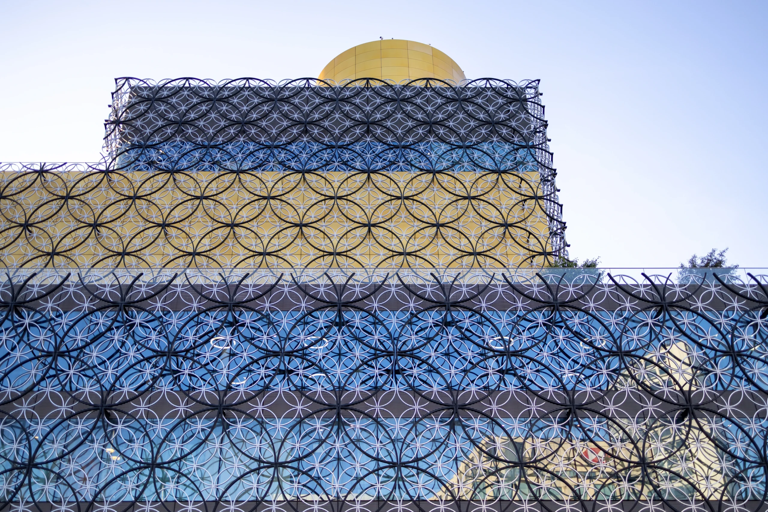 تعرّف إلى مكتبة بيرمنغهام التي صُنفت بأنها أجمل المكاتب العصرية في بريطانيا