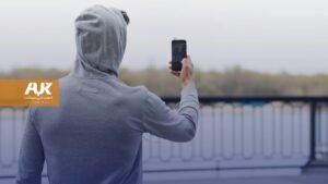 ماذا عليك أن تفعل إذا سُرق هاتفك في بريطانيا؟