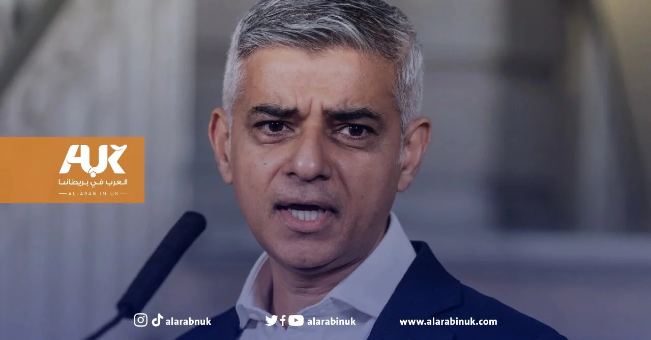 عمدة لندن صادق خان يتعاطف مع مسلمي بريطانيا بعد حرق مركز إسلامي