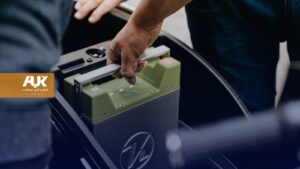 كم تدوم بطاريات السيارات الكهربائية وكم تكلفة استبدالها في بريطانيا؟