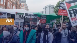 أصوات المتظاهرين المناصرين لفلسطين تصدح في مناظرة تلفزيونية للانتخابات