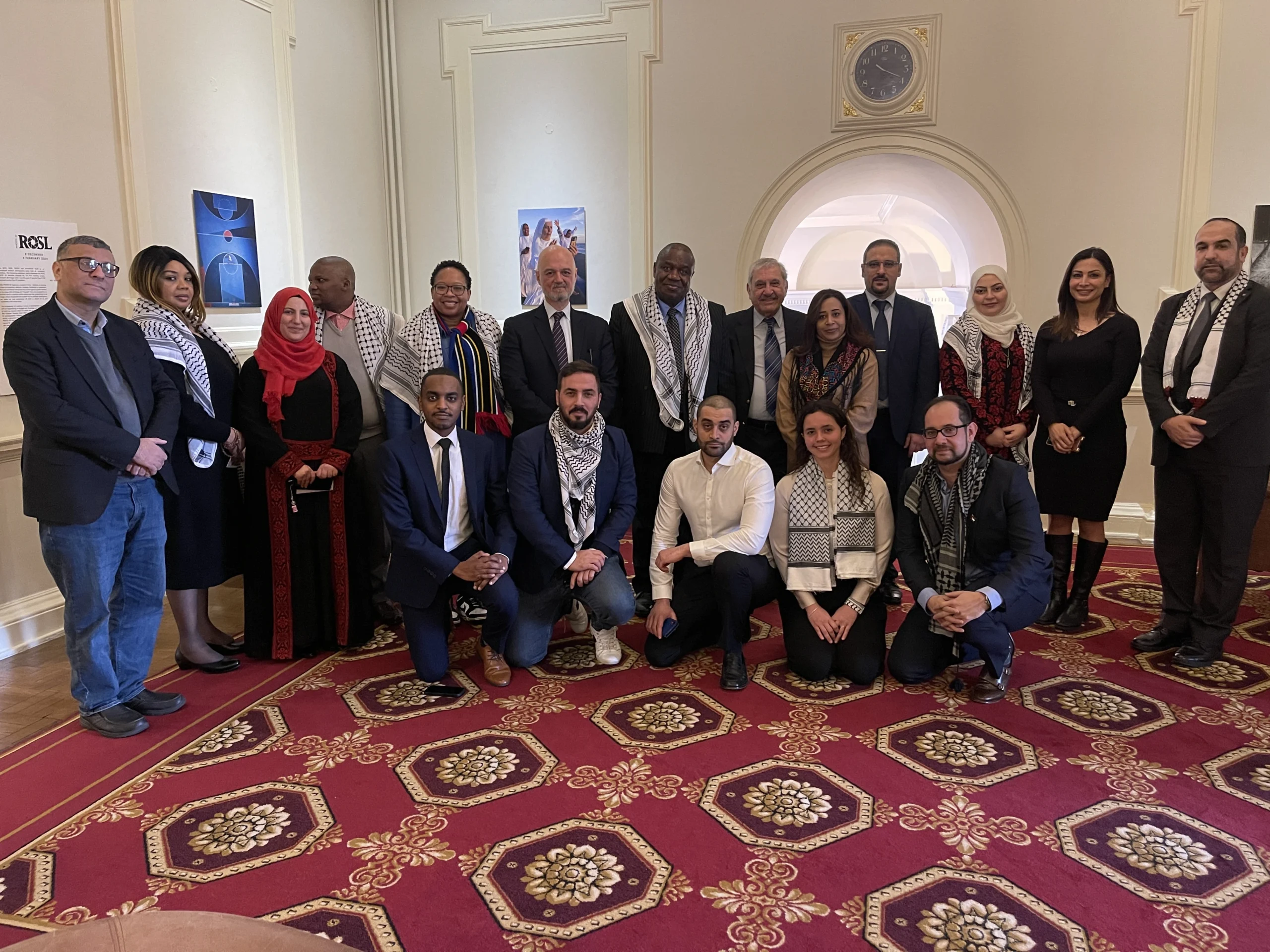عرب بريطانيا يكرّمون سفير جنوب إفريقيا في لندن
