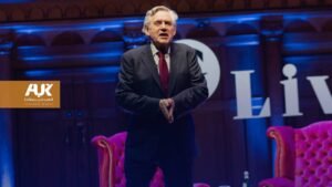 رئيس وزراء سابق ينتقد المستويات “الفاحشة” للفقر في بريطانيا