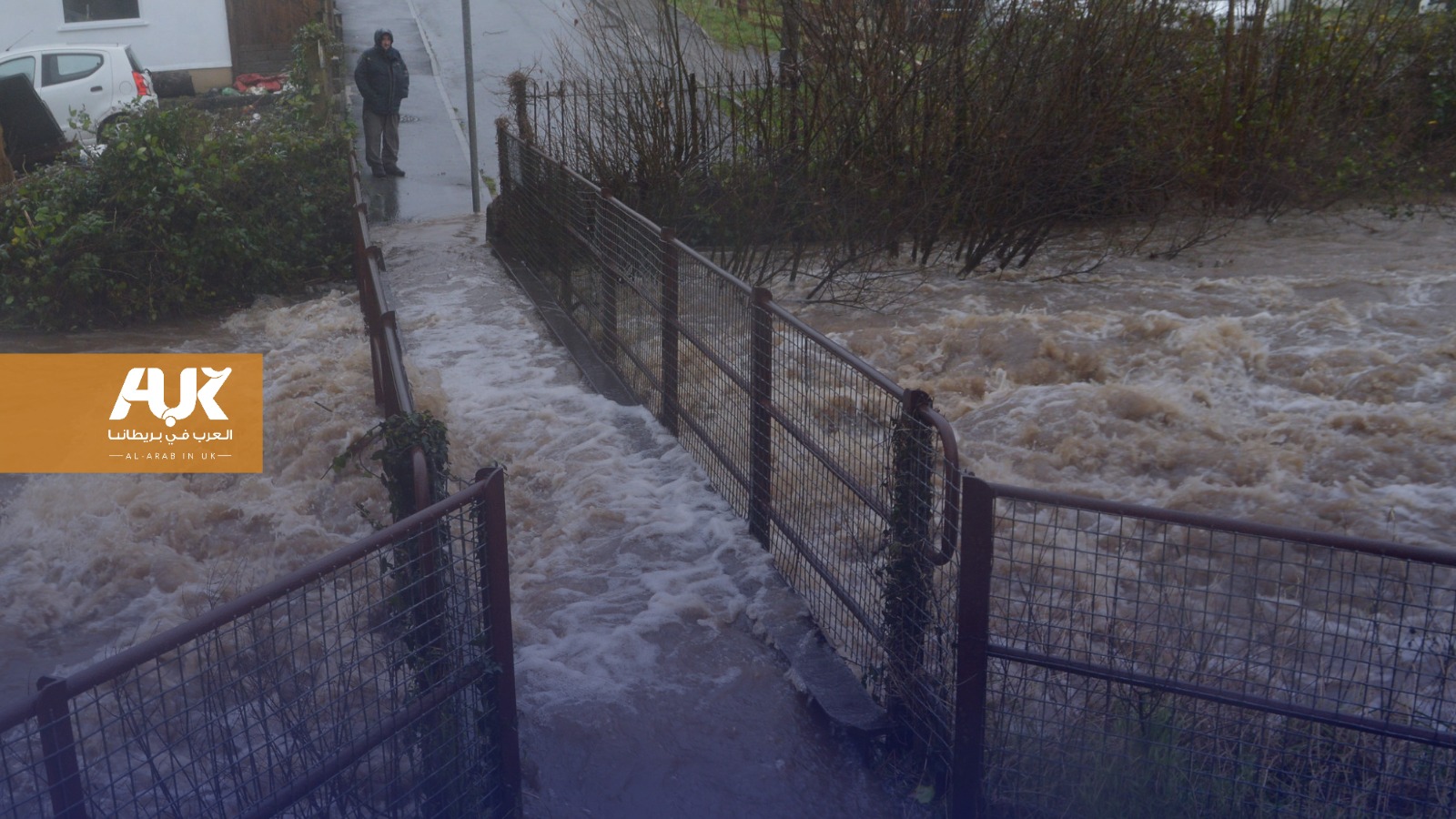 طقس بريطانيا: تحذيرات من الفيضانات واضطرابات السفر بسبب الأمطار الغزيرة