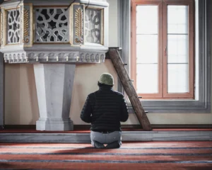 بريطانيا تزيد مخصصات حماية المساجد لتصل 117 مليونا بحلول 2028 - UK Commits Additional Funding to Protect Mosques