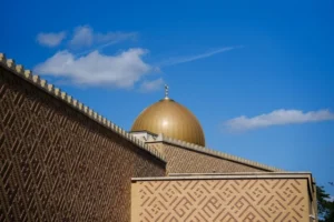 دليل صلاة العيد الفطر في مساجد ومصليات بريطانيا 2024