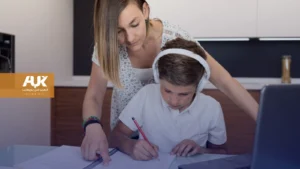 لماذا يفضل كثير من أهالي بريطانيا التعليم المنزلي على المدارس؟