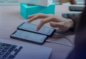 بدء تنفيذ قوانين تتيح مصادرة وتفتيش هواتف المهاجرين إلى بريطانيا دون إذن قضائي