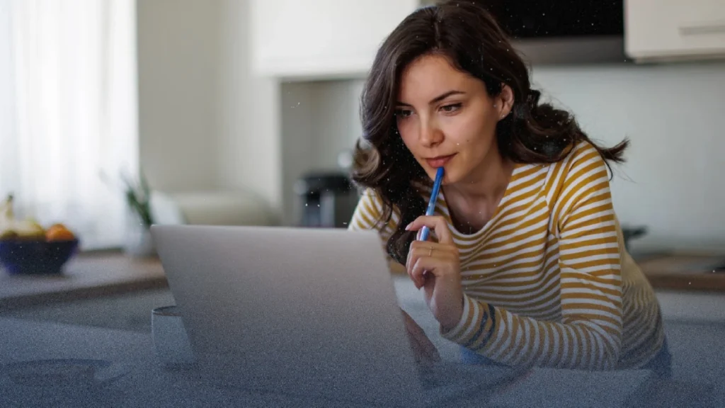 أبرز مواقع البحث عن وظائف للعمل في بريطانيا لعام 2026