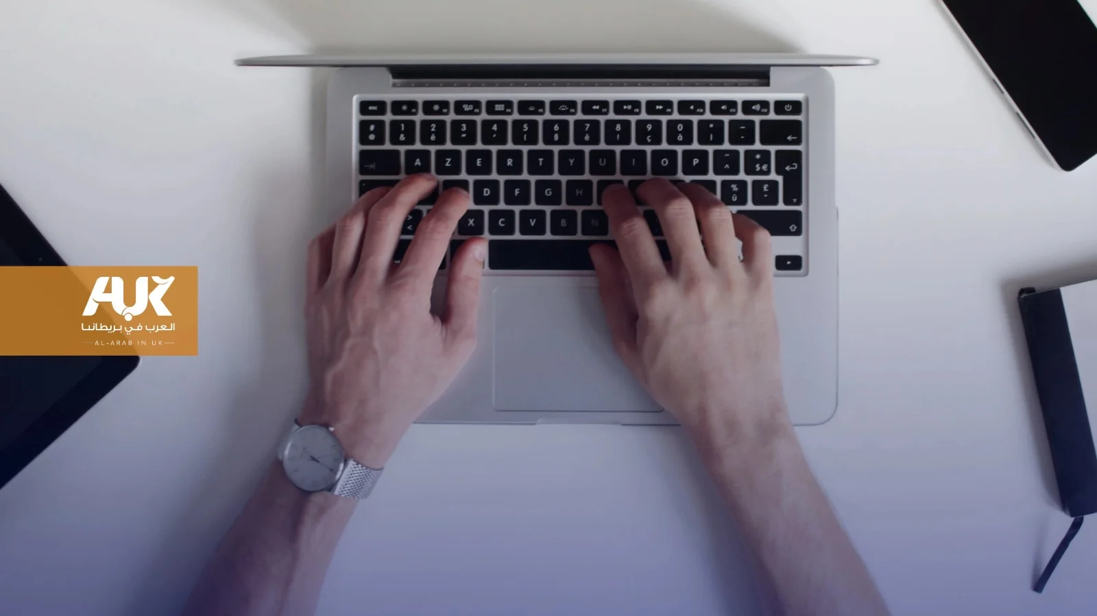 مدراء بريطانيون يثقون بالذكاء الاصطناعي أكثر من موظفيهم الجدد