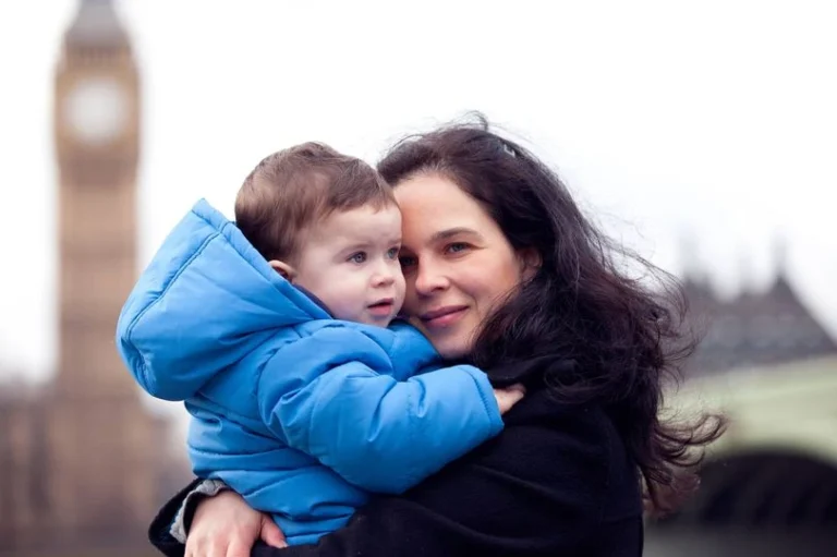 1_Mother-and-toddler