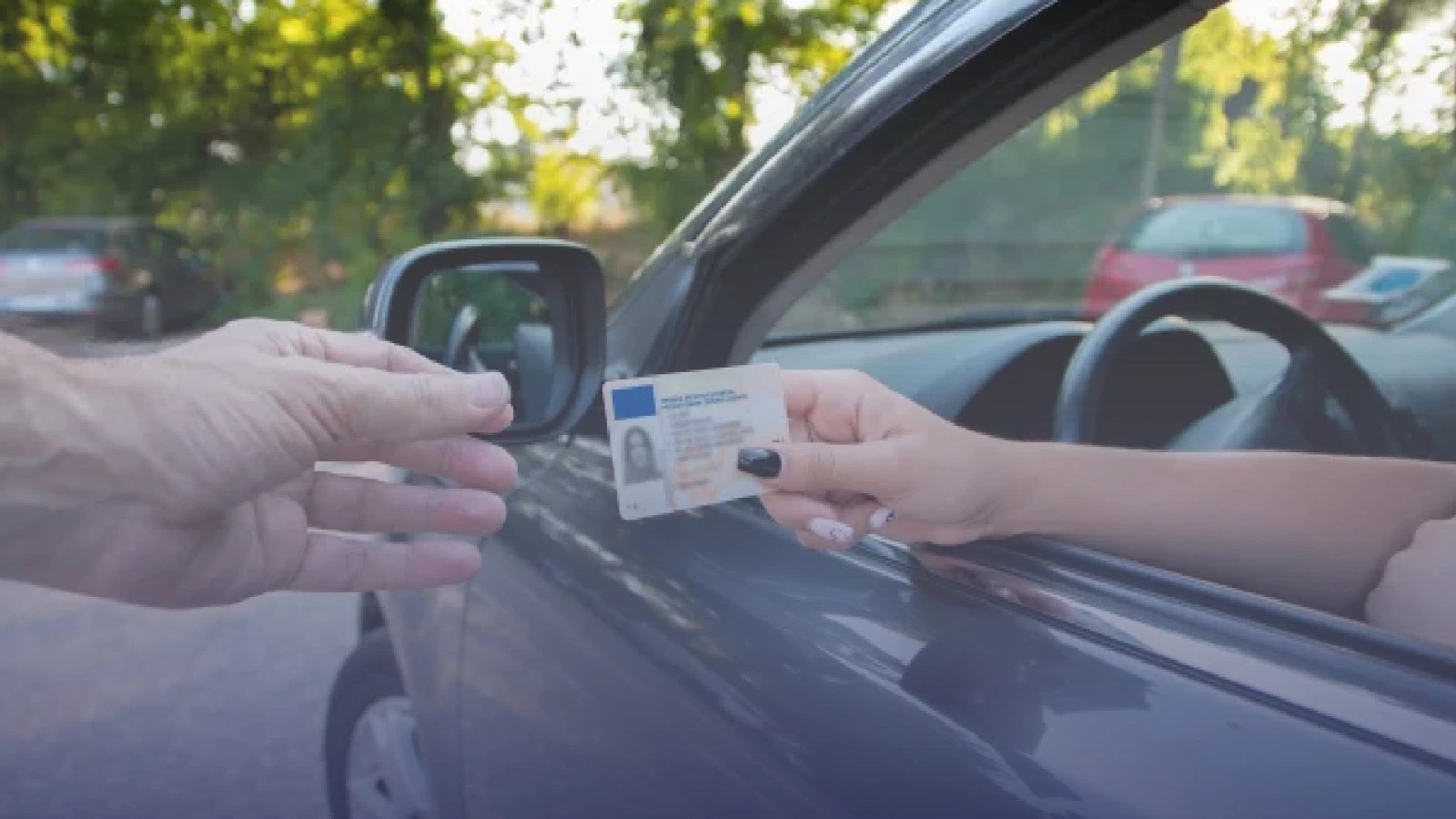 بريطانيا تبدأ إصدار رخص القيادة الرقمية: إليك التفاصيل كاملة
