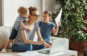 ما التغييرات التي تدرسها الحكومة البريطانية في نظام إجازة الوالدين؟