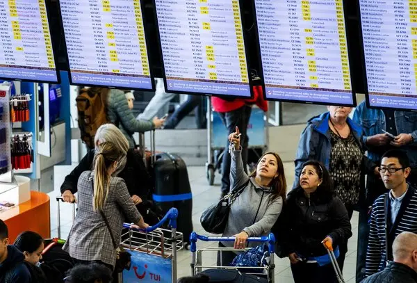 إغلاق مدرج مطار برمنغهام بعد حادث هبوط طارئ لإحدى الطائرات 