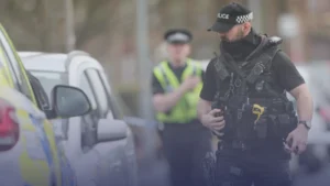 اعتقال 4 أشخاص في بريطانيا بتهم تتعلق بالإرهاب: ما القصة؟
