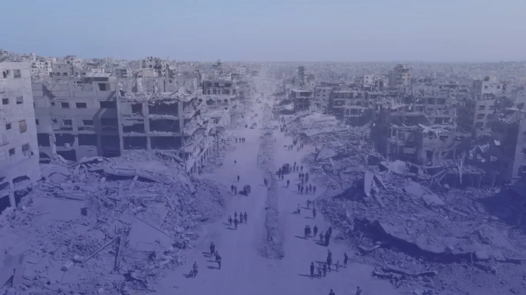 فلسطينيون يعودون إلى غزة ليجدوا مدينتهم أنقاضًا: “كأن قنبلة نووية ضربت المكان”