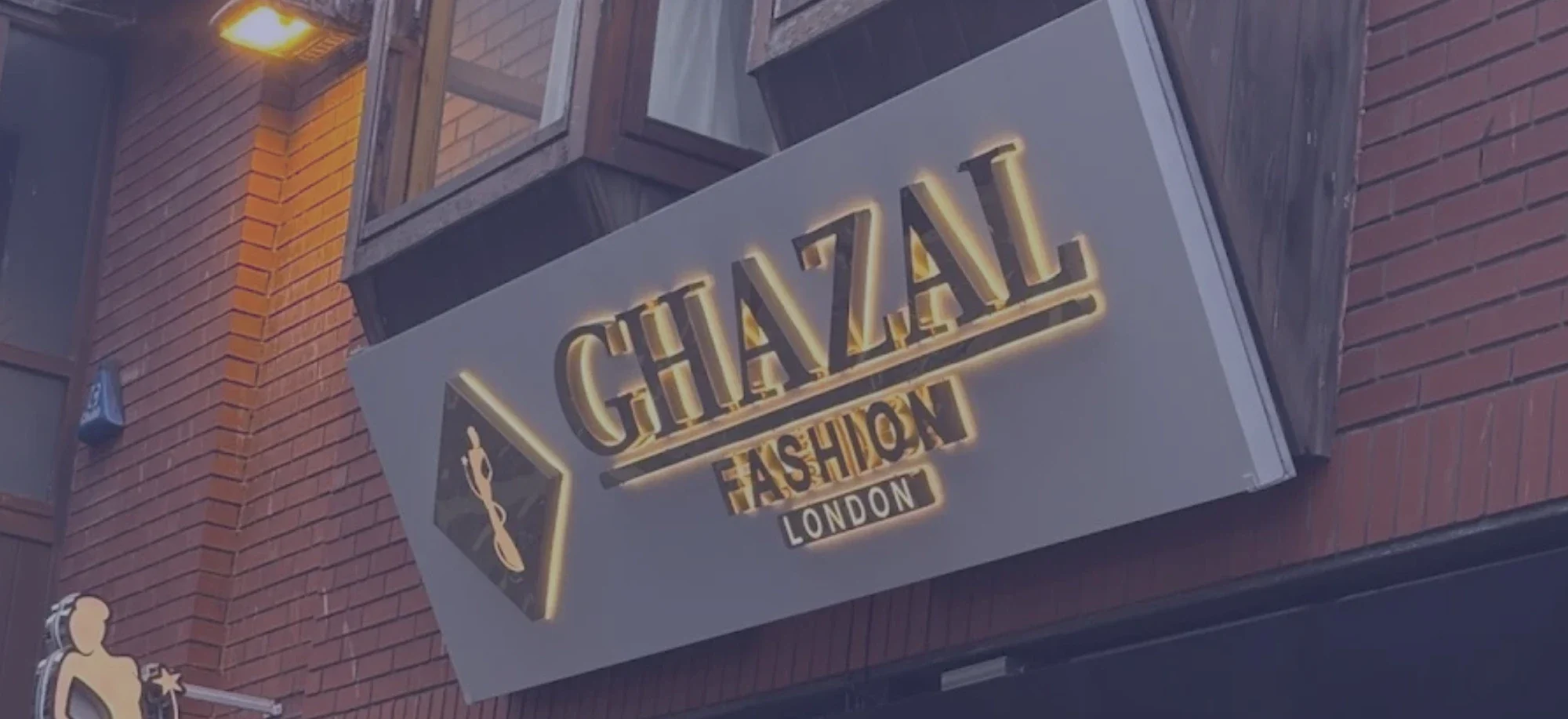 “غزال” للأزياء العربية تفتتح أول متجر لها في بريطانيا بمدينة ليفربول