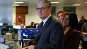 غضب داخل حزب العمال بعد تراجع ستارمر عن خطة "حماية الموظف من الفصل التعسفي"