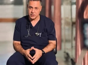 وقفة “الأشرطة الحمراء” أمام السفارة الإسرائيلية في ذكرى عام على اعتقال أبو صفية