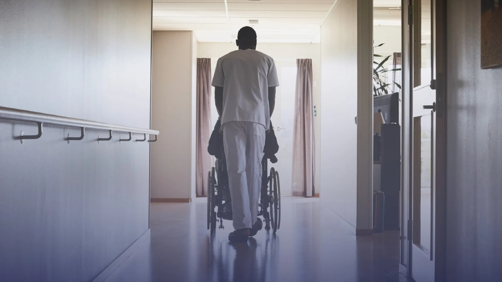 NHS إضراب