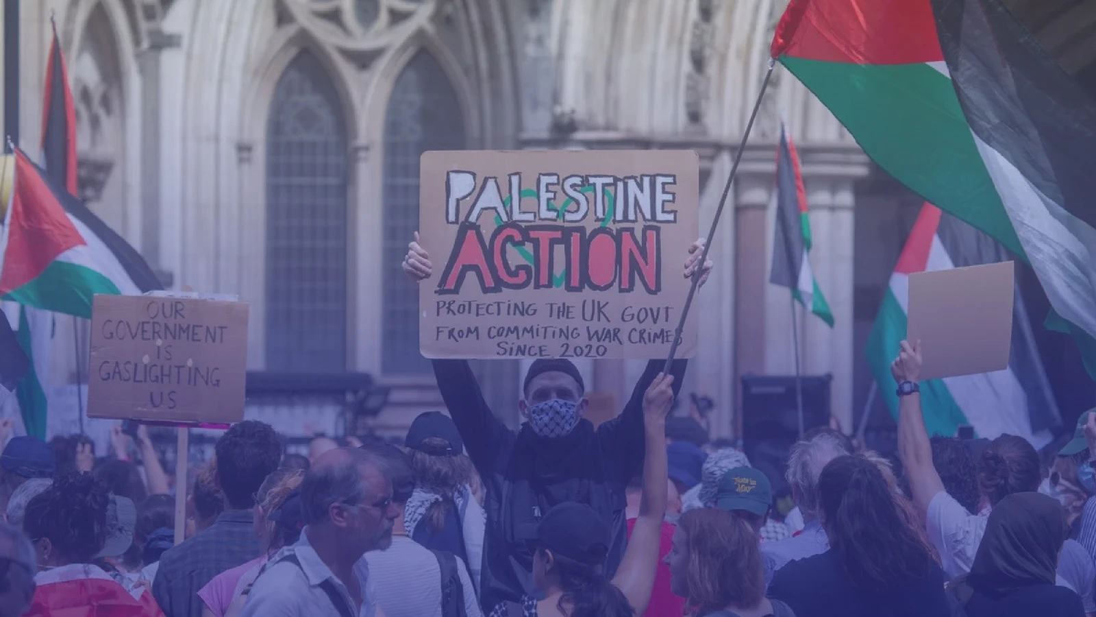 القضاء البريطاني يوافق على الطعن ضد حظر حركة “بال أكشن”