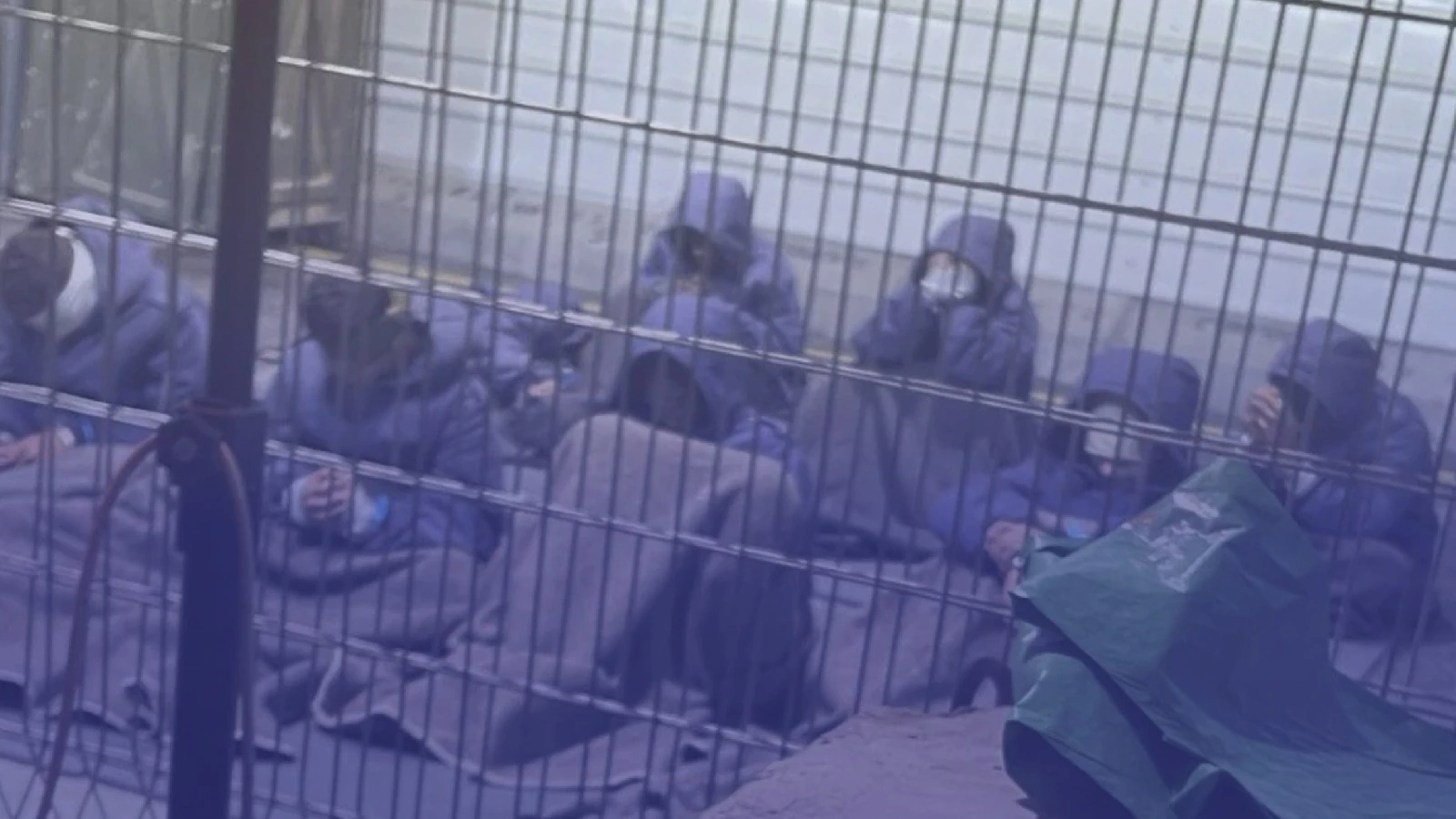 الغارديان تكشف استشهاد فلسطينيين تحت التعذيب في السجون الإسرائيلية