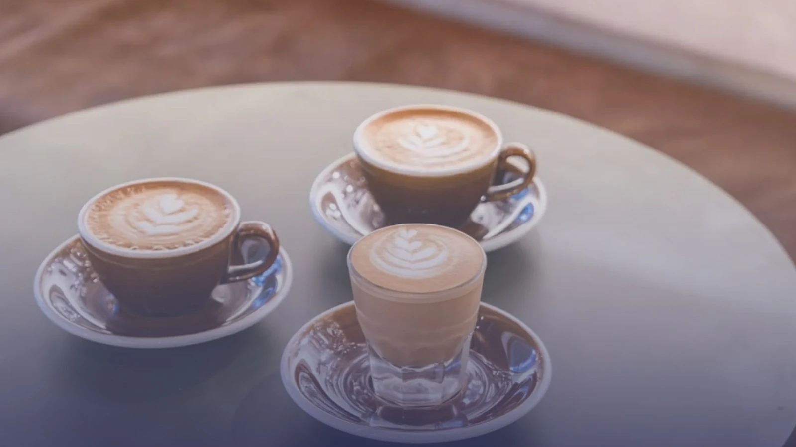 دليل قهوتك المفضلة في أشهر المقاهي البريطانية والعالمية