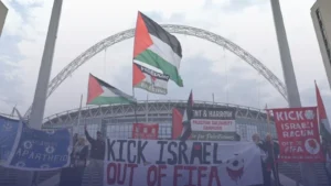 عريضة جماهيرية تطالب بحظر إسرائيل من كرة القدم في إنجلترا
