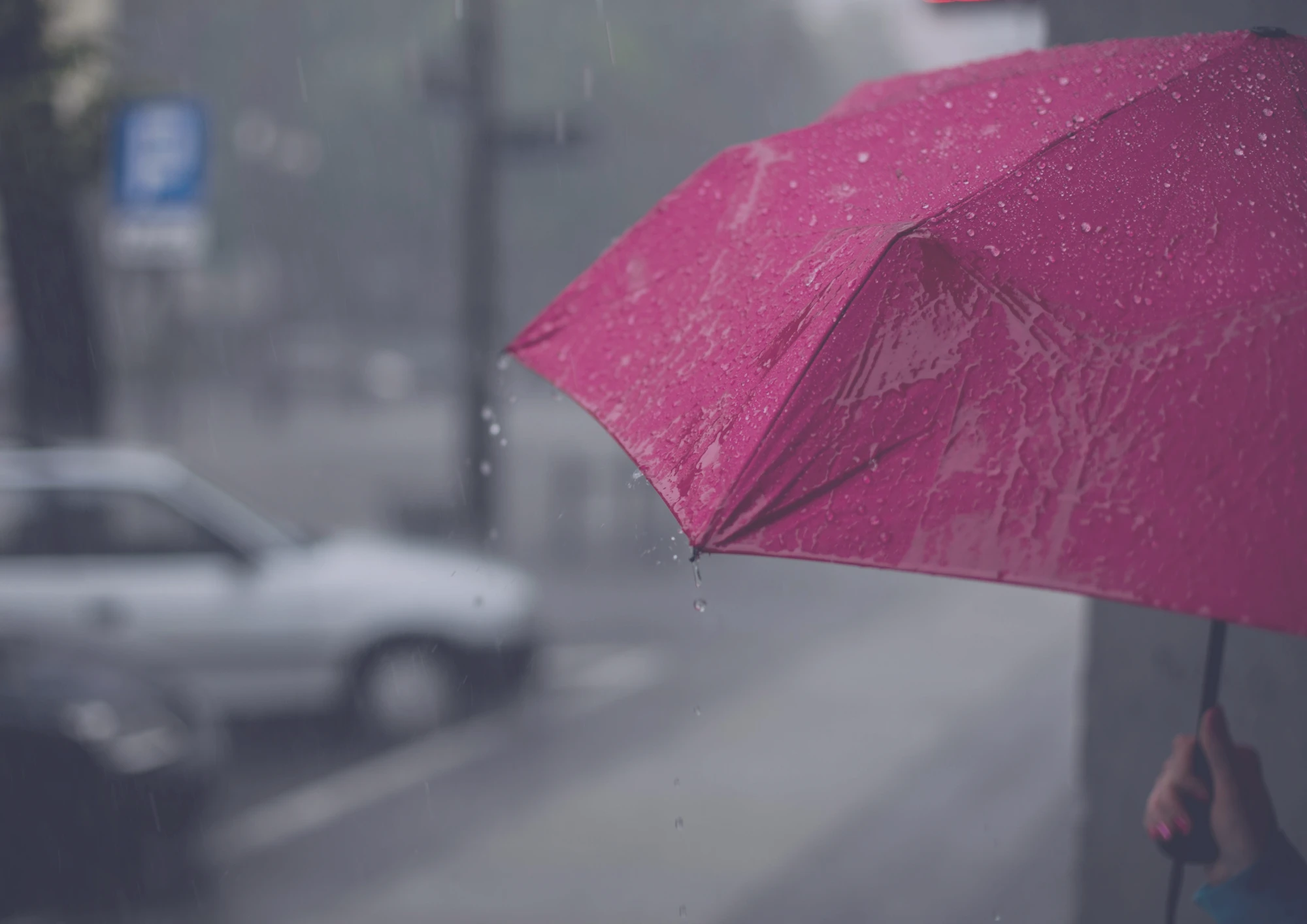 العاصفة كلوديا تغمر مناطق في بريطانيا بالفيضانات وتحذيرات الأرصاد تتصاعد