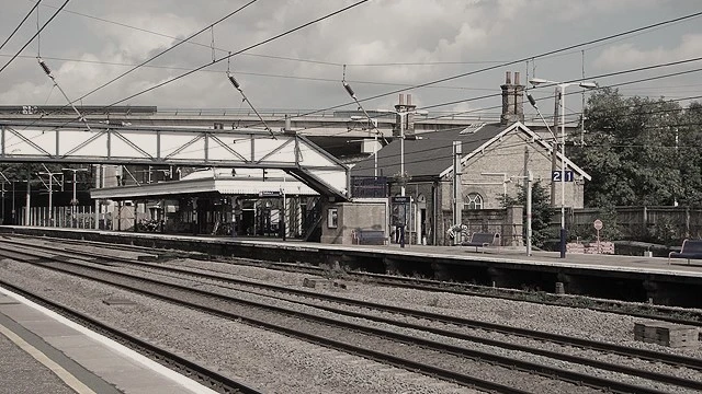 حادثة الطعن المروّعة في قطار هنتنغدون.. كل ما نعرفه حتى الآن