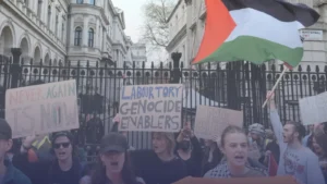 قانون جديد يجرّم التظاهر أمام منازل السياسيين في بريطانيا