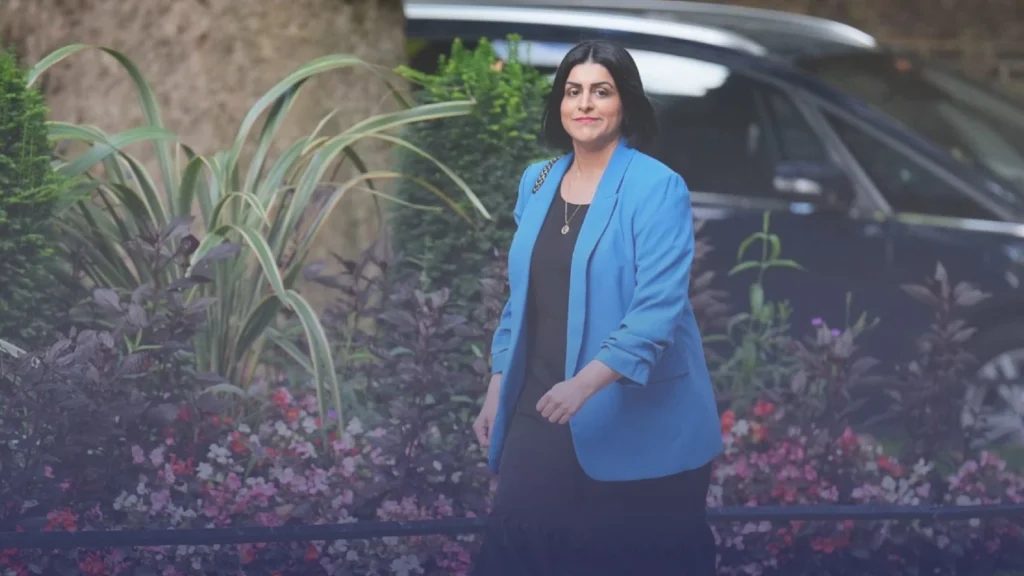 الداخلية تستعد لاعتماد مدة عشر سنوات بدلًا من خمس للحصول على الإقامة… وبأثر رجعي