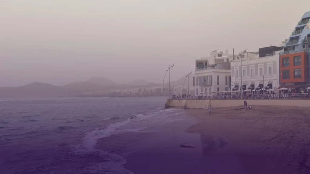 سبع وجهات يُنصح البريطانيون بتجنبها في عام 2026