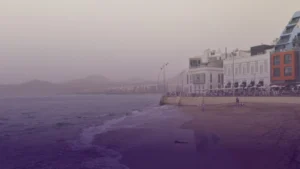 سبع وجهات يُنصح البريطانيون بتجنبها في عام 2026