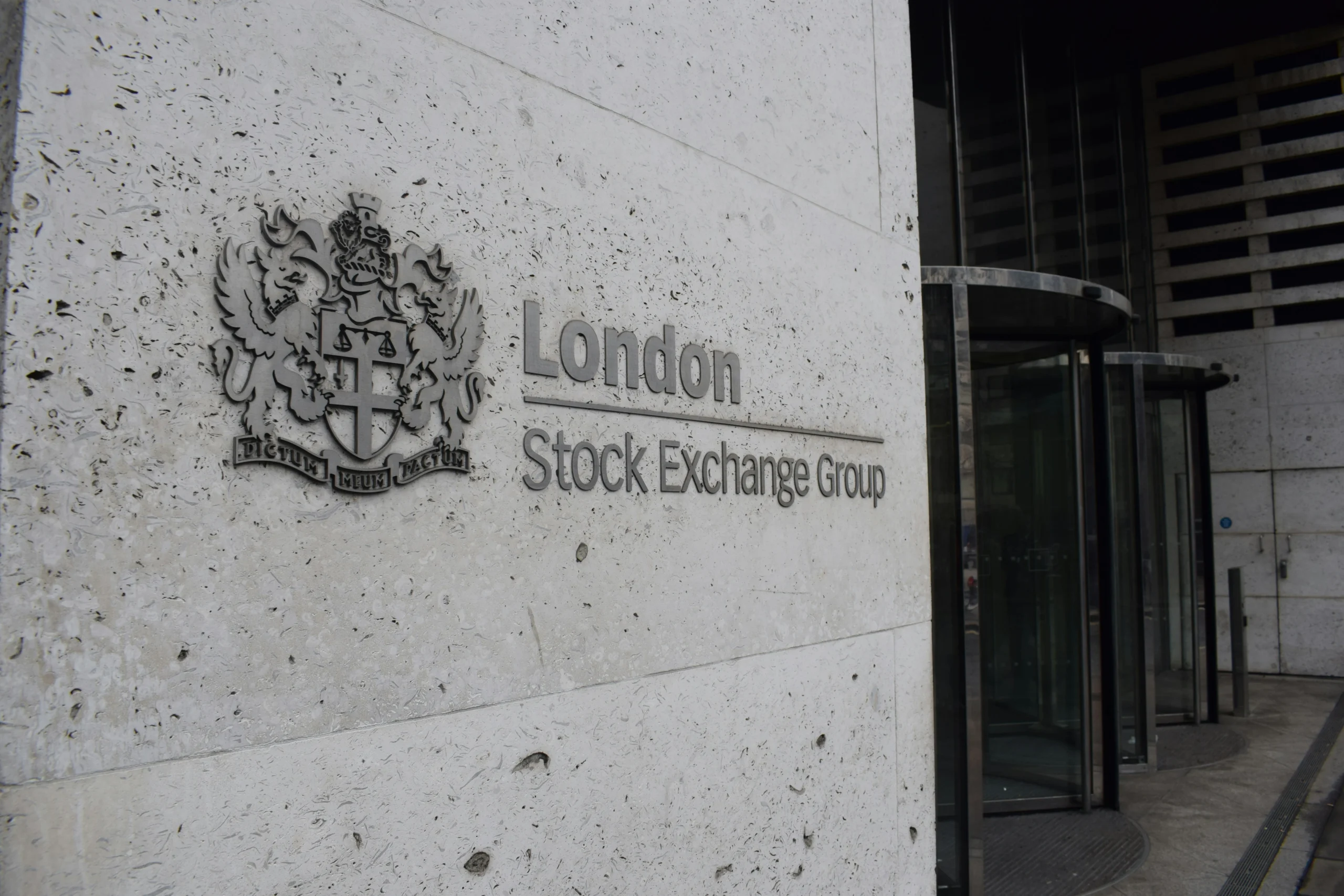 أسواق وشركات مالية