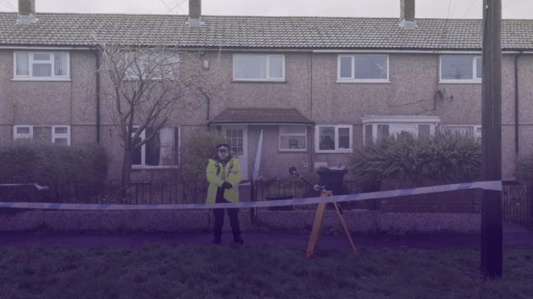 اعتقال فتاة عمرها 13 عامًا في سويندون للاشتباه بقتل امرأة خمسينية