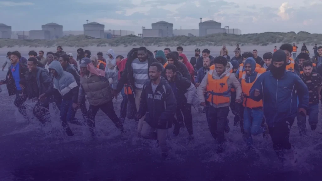 بريطانيا تستخدم طائرات درون بتقنية التعرف على الوجه لملاحقة قوارب اللاجئين