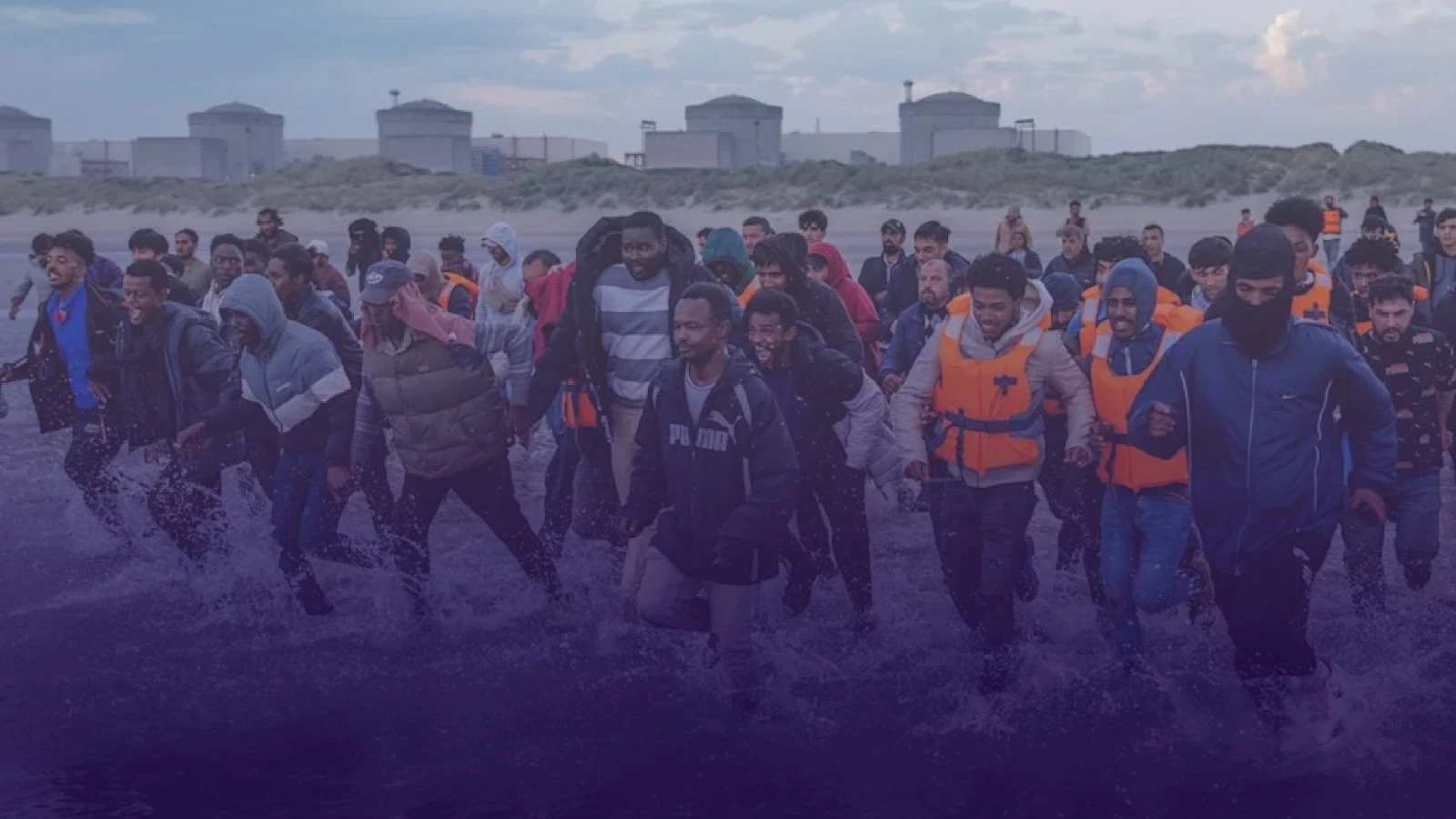 بريطانيا تحظر المساعدات على المهاجرين دون جنسية