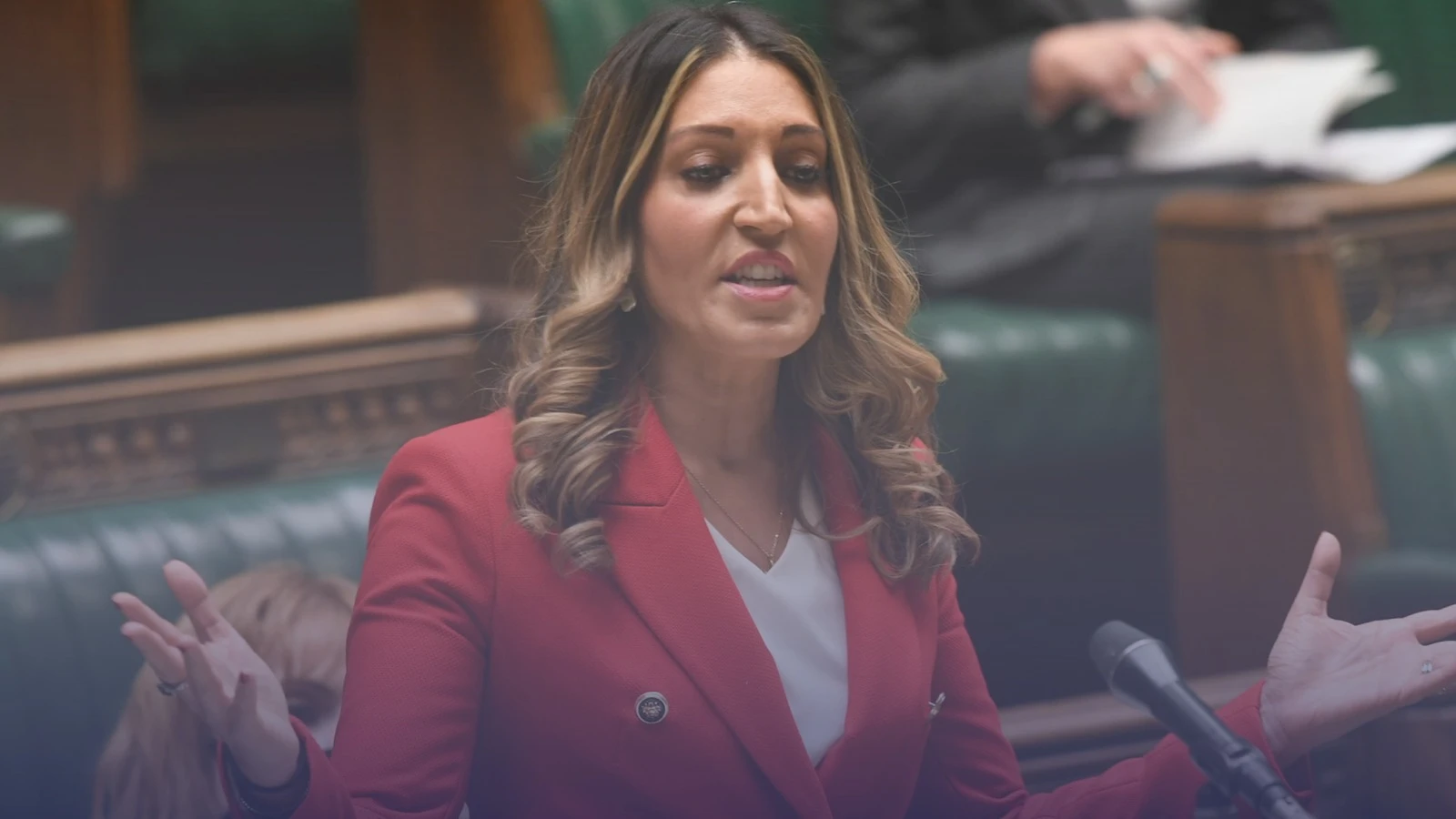 لسجن عامين لرجل هدد نائبة مسلمة في حزب العمال بأكثر من 100 رسالة