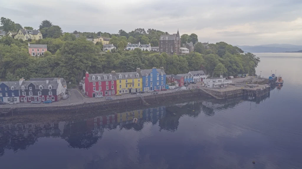 قرية بريطانية ساحرة تندرج ضمن أجمل الوجهات السياحية في خريف 2025