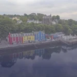 قرية بريطانية ساحرة تندرج ضمن أجمل الوجهات السياحية في خريف 2025