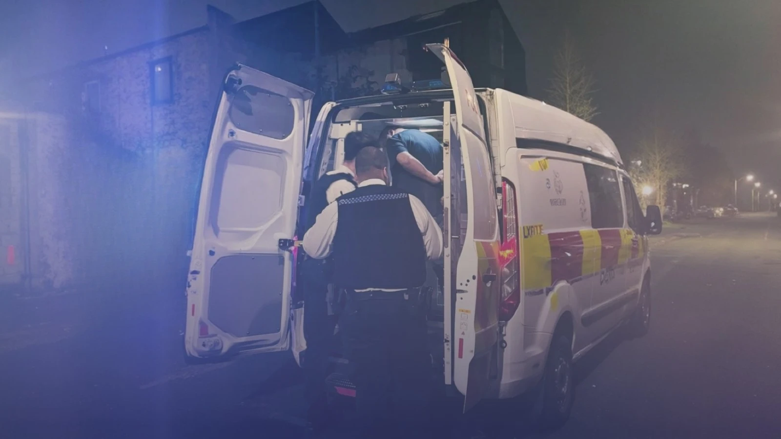 اعتقال فتاة عمرها 13 عامًا في سويندون للاشتباه بقتل امرأة خمسينية