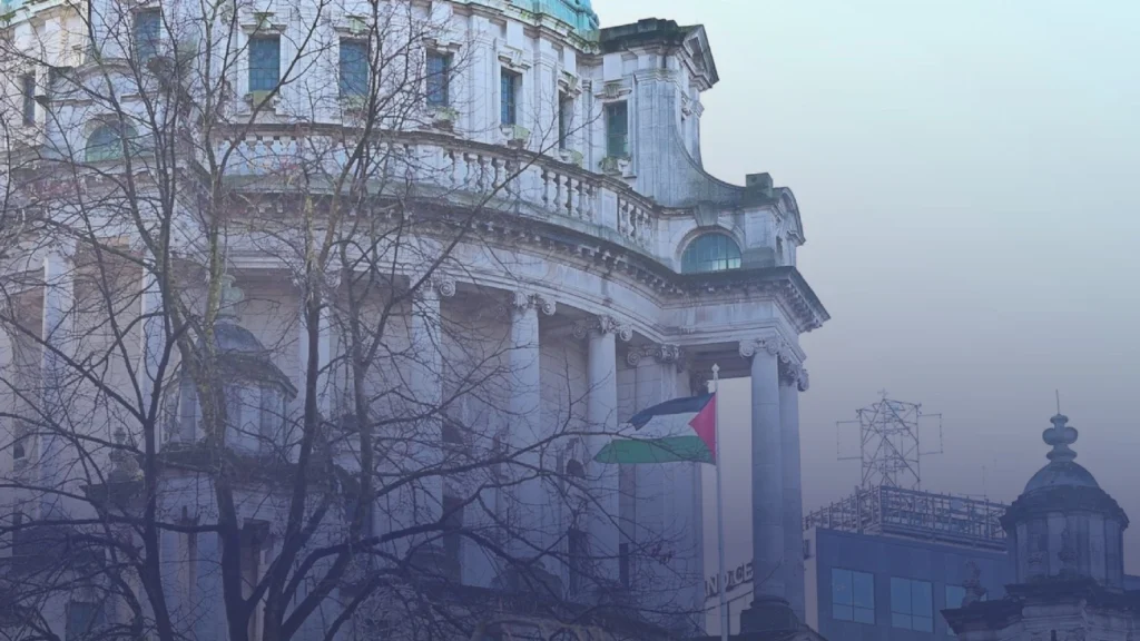 كيف يقف "محامون لأجل إسرائيل" وراء قمغ حراك التضامن مع فلسطين ببريطانيا؟