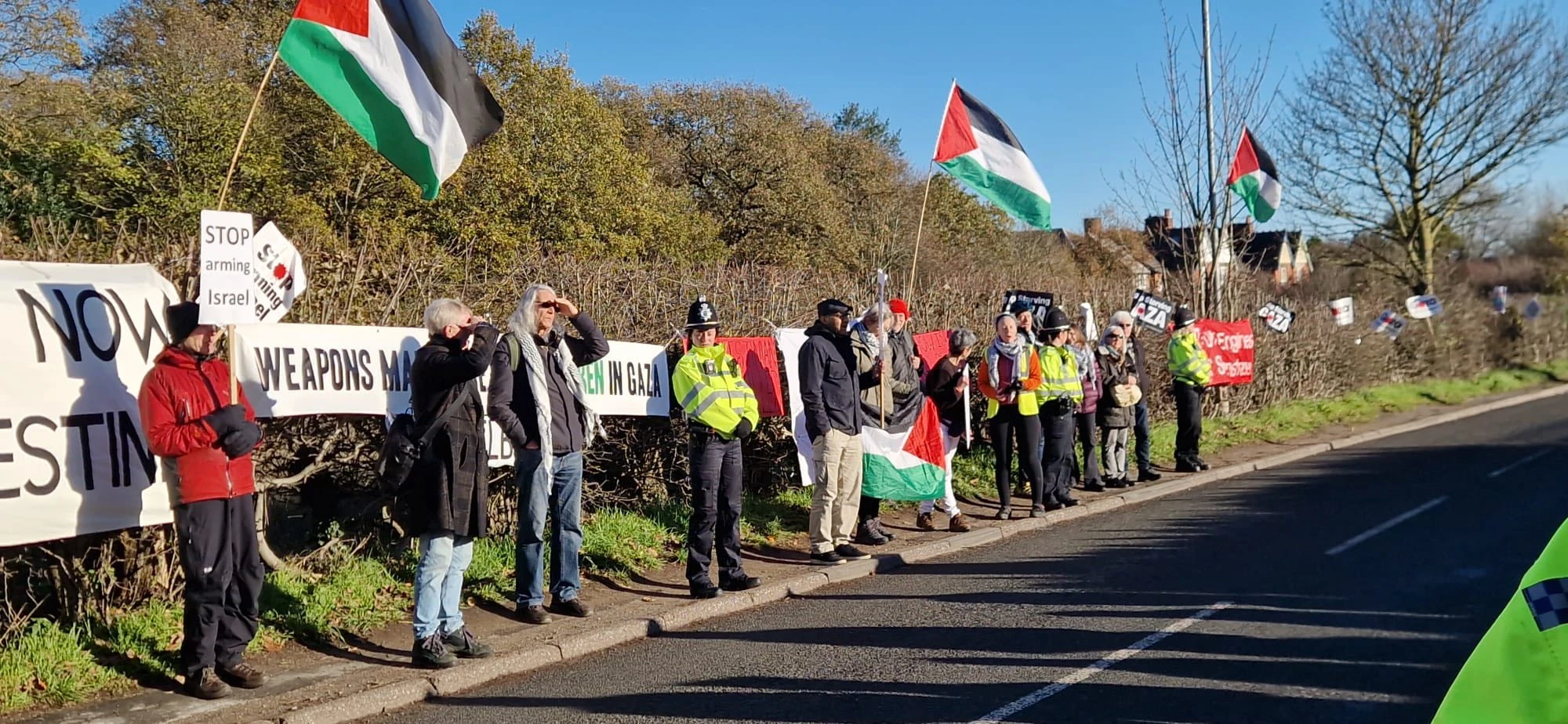 الجارديان: تجميد حساب مصرفي لمنظمة داعمة لفلسطين نشاط داعم لفلسطين