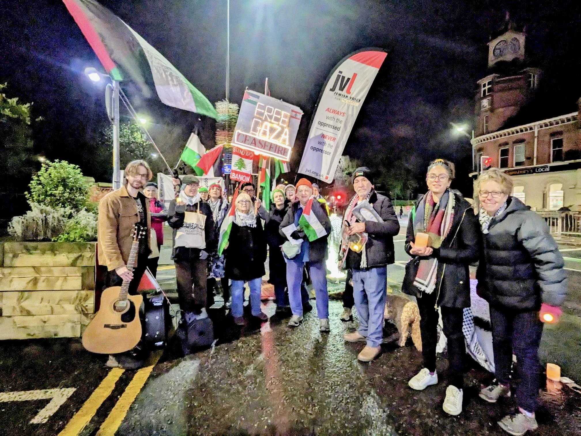 الجارديان: تجميد حساب مصرفي لمنظمة داعمة لفلسطين 