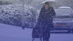 بريطانيا  تستعد لموجة برد قاسية مع انخفاض الحرارة تحت الصفر في أجزاء من البلاد