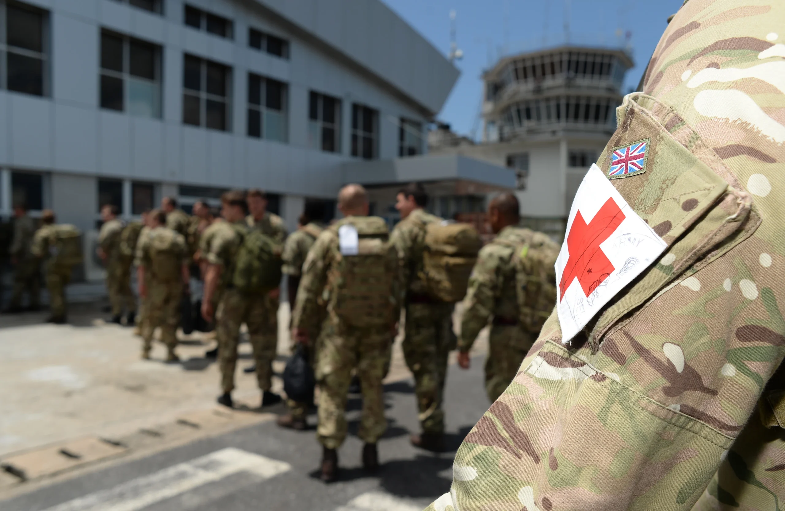 جنرالات بريطانيون متقاعدون يطالبون ستارمر بوقف تسليح إسرائيل. الجيش البريطاني. عسكريون بريطانيون