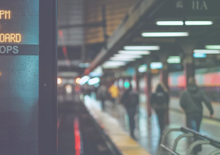 فوضى سفر مع بداية العام الجديد بعد إغلاق أكثر محطات القطارات ازدحامًا في لندن