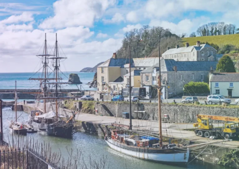 Gray Simple Shapes Blank A4 Document Landscape (4)