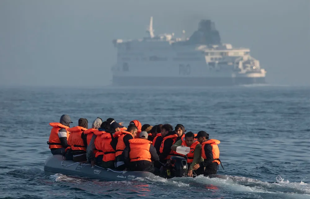 سكاي نيوز: توقف تتبع مخالفي التأشيرات في بريطانيا منذ 5 أعوام… وهذا هو السبب